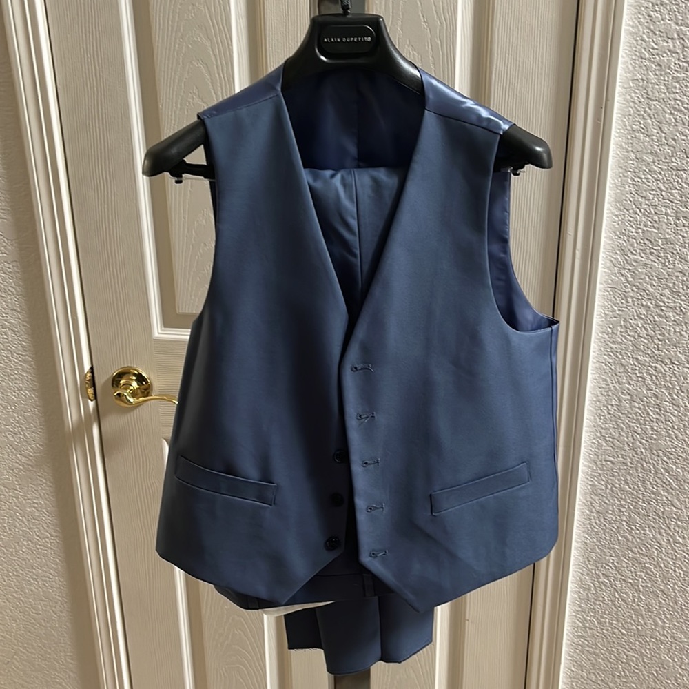 3 Piece Mens Suit - Picture 2 of 4